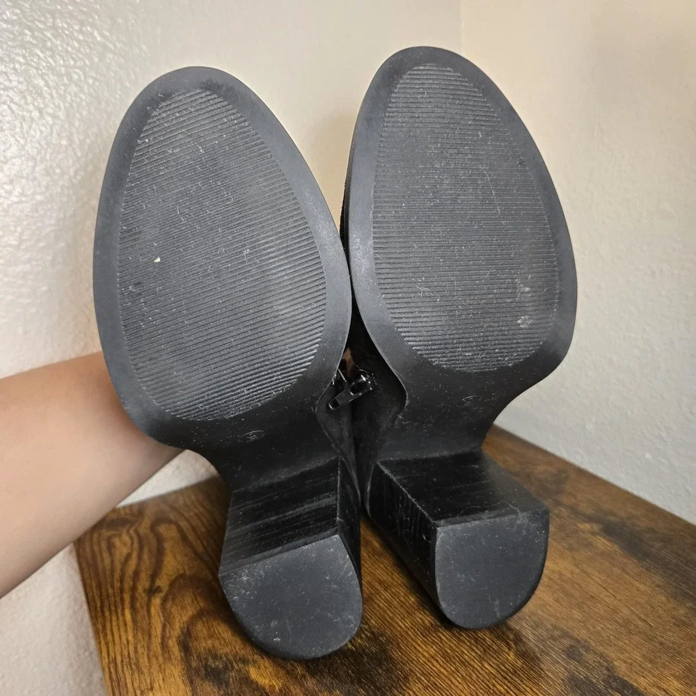 Madden Girl Booties Womens Size 9 Black Ankle Perforated Block Heel Zip‎ EV1ITA